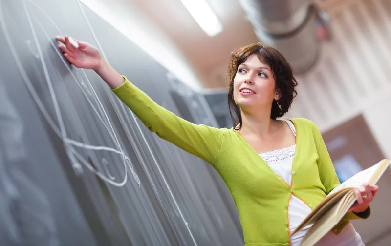 Portable voice amplifier for teachers and tour guides UK
