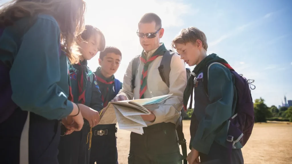 Portable voice amplifier for teachers and tour guides UK